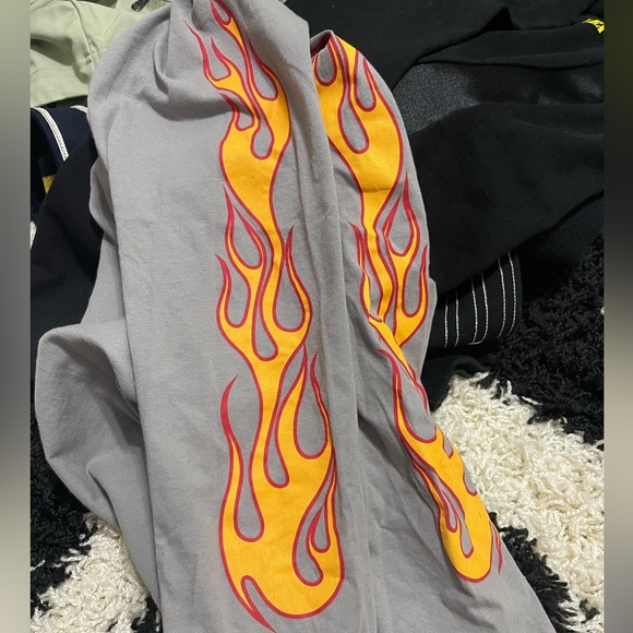 EUC Men’s Size Small Palm Angels Palms & Flames Logo Long-sleeve T-shirt In Gray - Picture 11 of 13